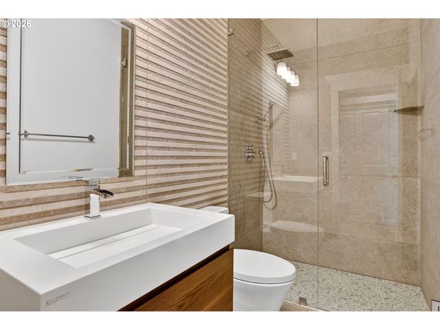 9742 Nw SKYLINE HEIGHTS Dr, Portland, OR 97229
