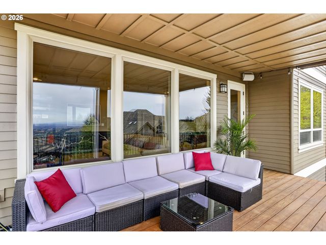 9742 Nw SKYLINE HEIGHTS Dr, Portland, OR 97229