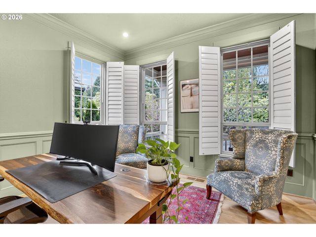 9742 Nw SKYLINE HEIGHTS Dr, Portland, OR 97229