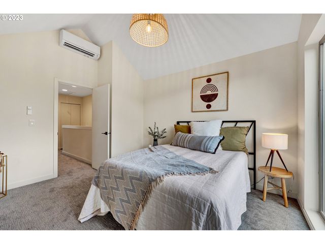 7558 N BERKELEY Ave, Portland, OR 97203