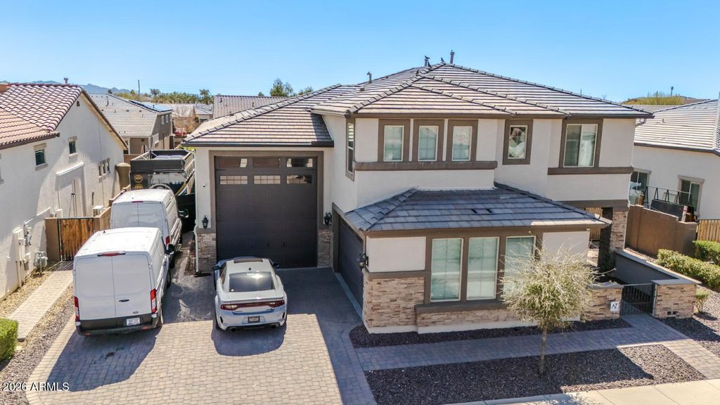 17347 W SHERMAN Street, Goodyear, AZ 85338 — photo 2