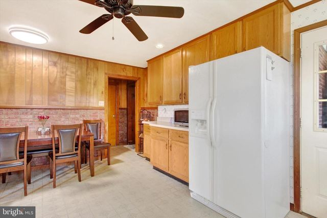 6674 STELTZ RD, Glen Rock, PA 17327