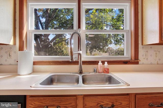 6674 STELTZ RD, Glen Rock, PA 17327