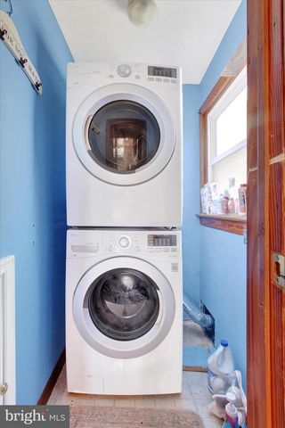 6674 STELTZ RD, Glen Rock, PA 17327