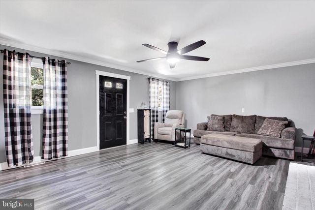 6674 STELTZ RD, Glen Rock, PA 17327