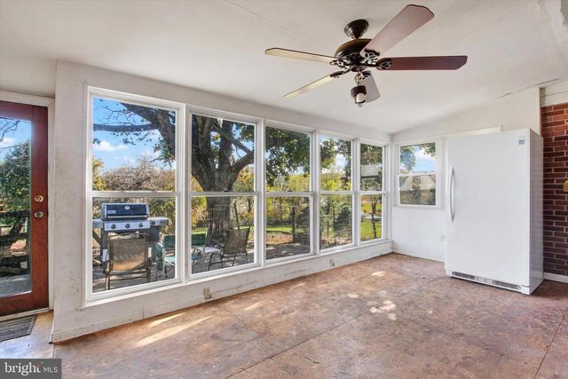 6674 STELTZ RD, Glen Rock, PA 17327