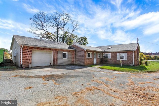 6674 STELTZ RD, Glen Rock, PA 17327