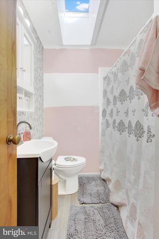 6674 STELTZ RD, Glen Rock, PA 17327