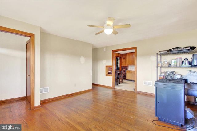 6674 STELTZ RD, Glen Rock, PA 17327