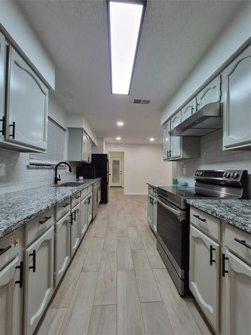 3402 Cascadia Dr, Houston, TX 77082