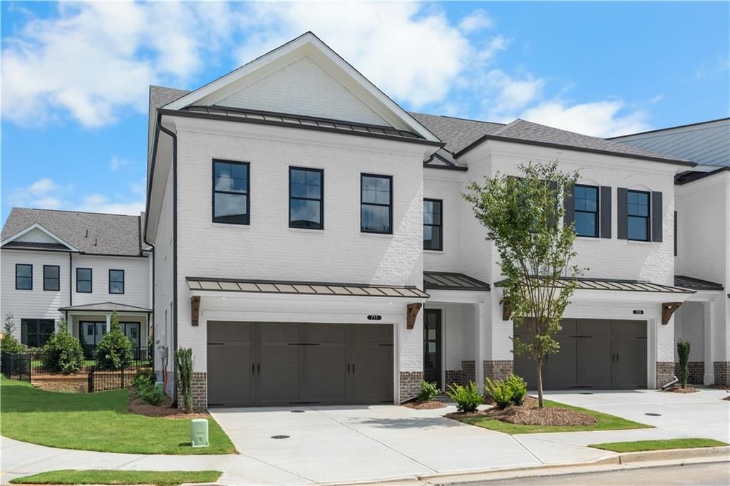 Image 2 of property listing at 4920 Molder Avenue 62, Buford, GA 30518