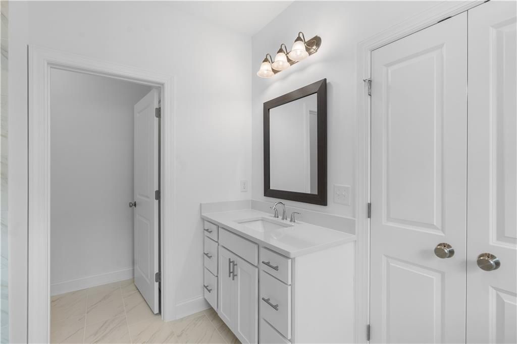 Image 29 of property listing at 4920 Molder Avenue 62, Buford, GA 30518