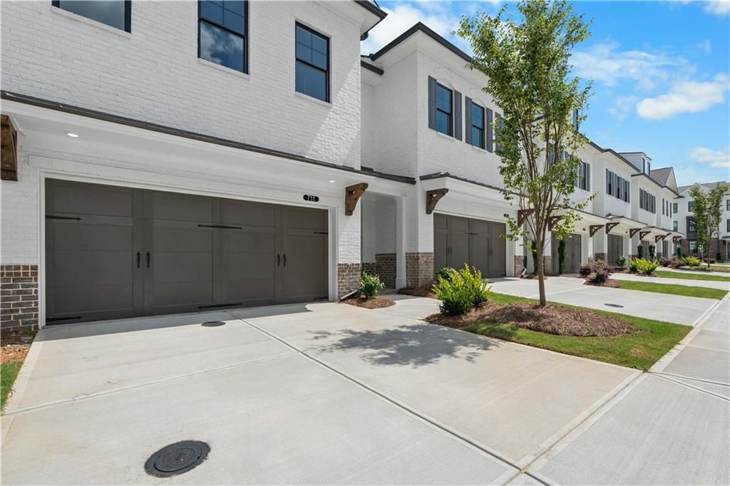 Image 4 of property listing at 4920 Molder Avenue 62, Buford, GA 30518