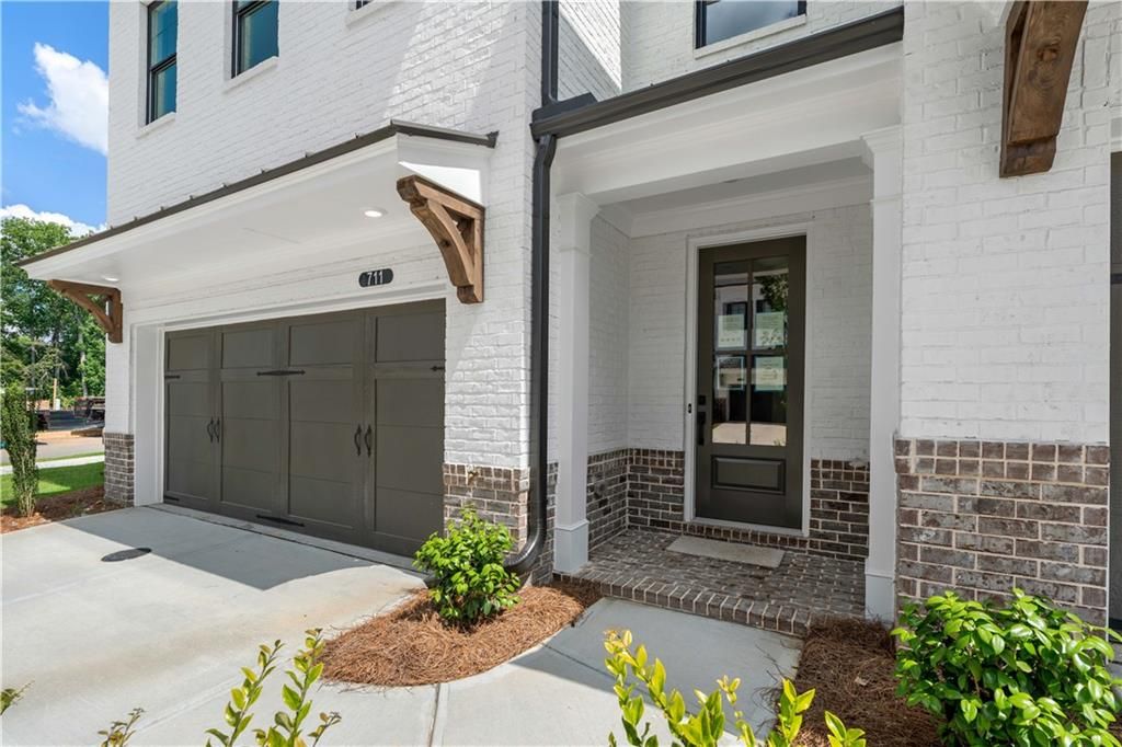 Image 5 of property listing at 4920 Molder Avenue 62, Buford, GA 30518