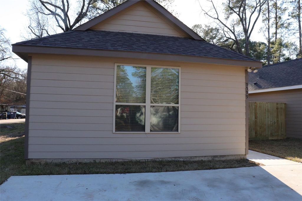 9596 Darkwood Street, Willis, TX 77318