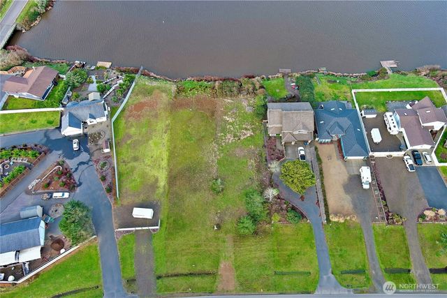 509 E Chance a La Mer NE, Ocean Shores, WA 98569