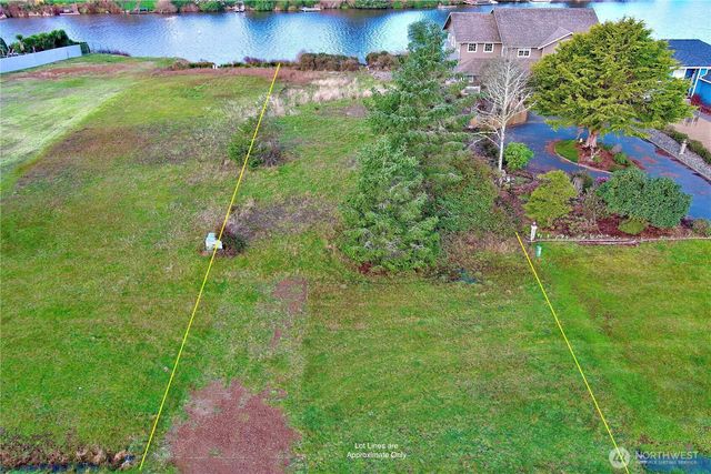 509 E Chance a La Mer NE, Ocean Shores, WA 98569