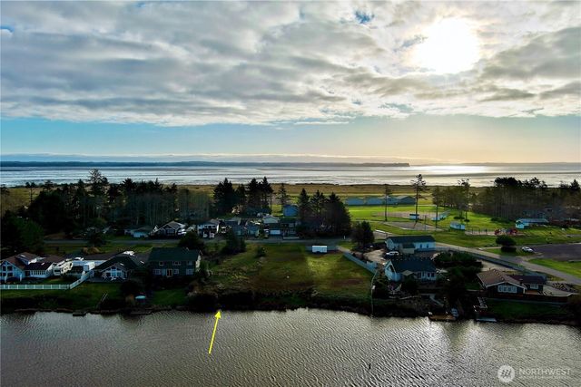 509 E Chance a La Mer NE, Ocean Shores, WA 98569