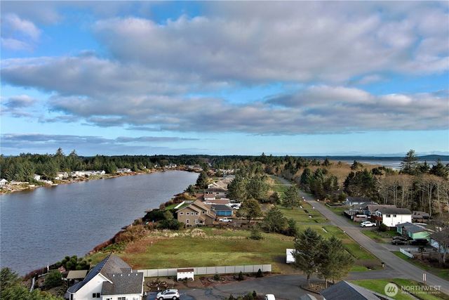 509 E Chance a La Mer NE, Ocean Shores, WA 98569