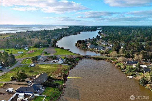 509 E Chance a La Mer NE, Ocean Shores, WA 98569