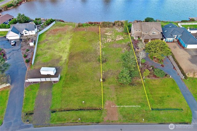 509 E Chance a La Mer NE, Ocean Shores, WA 98569