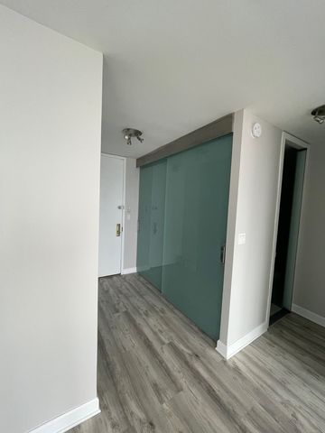 655 W IRVING PARK Road 3313, Chicago, IL 60613