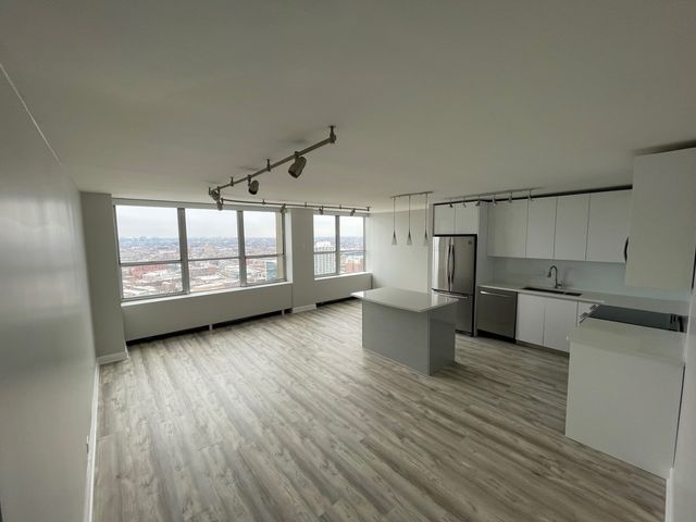 655 W IRVING PARK Road 3313, Chicago, IL 60613