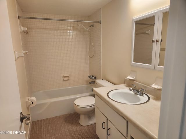 144 S Halifax Ave Apt 21, Daytona Beach, FL 32118