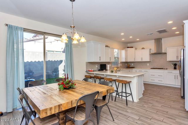 4712 E NOCONA Lane, Phoenix, AZ 85050