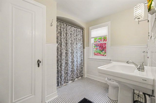 1729 Dexter Avenue, Ann Arbor, MI 48103