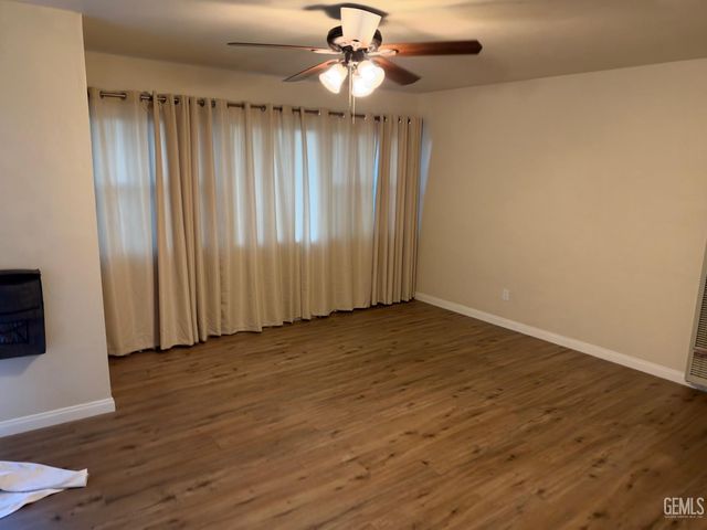 212 Western Drive, Bakersfield, CA 93309