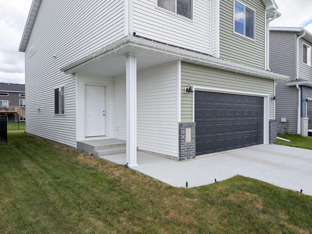 6058 Martin Lane W, West Fargo, ND 58078