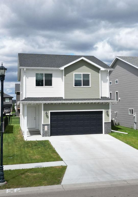 6058 Martin Lane W, West Fargo, ND 58078