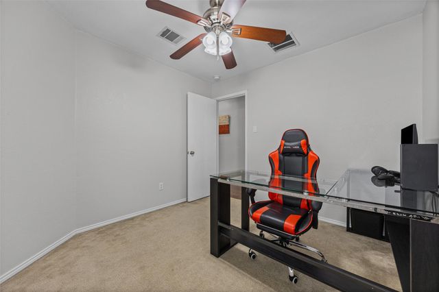 13501 Lismore LN, Pflugerville, TX 78660