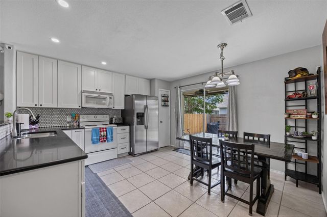 13501 Lismore LN, Pflugerville, TX 78660