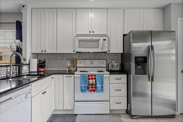 13501 Lismore LN, Pflugerville, TX 78660