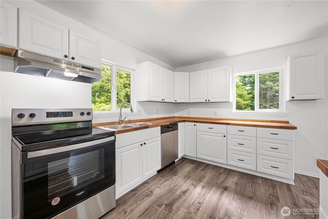 2693 State Rt 101, Ilwaco, WA 98624