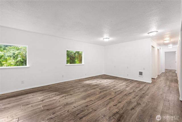 2693 State Rt 101, Ilwaco, WA 98624