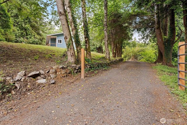 2693 State Rt 101, Ilwaco, WA 98624