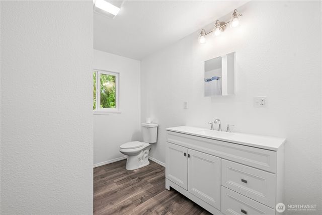 2693 State Rt 101, Ilwaco, WA 98624