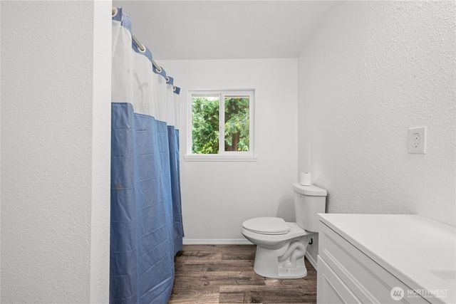 2693 State Rt 101, Ilwaco, WA 98624