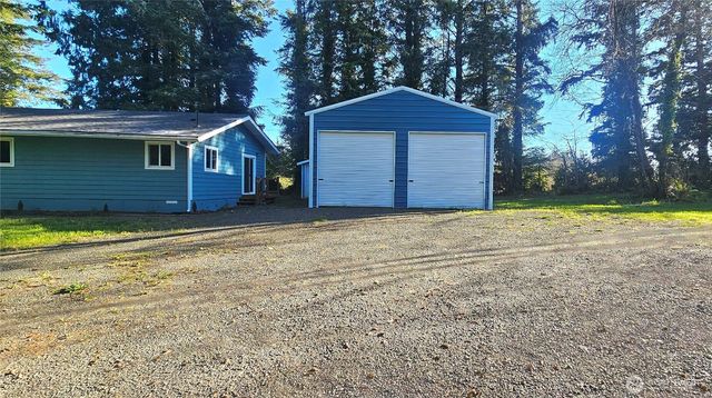 2693 State Rt 101, Ilwaco, WA 98624