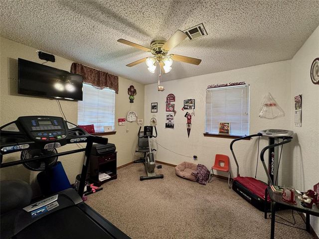 1340 NW 9th Street, Moore, OK 73170