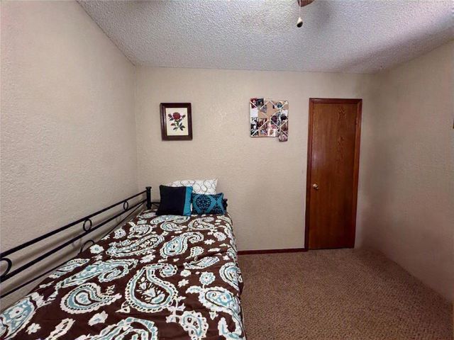 1340 NW 9th Street, Moore, OK 73170