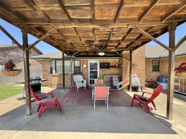 1340 NW 9th Street, Moore, OK 73170