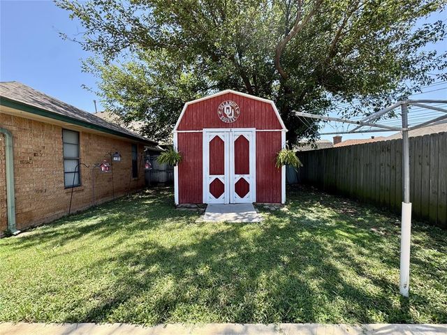 1340 NW 9th Street, Moore, OK 73170