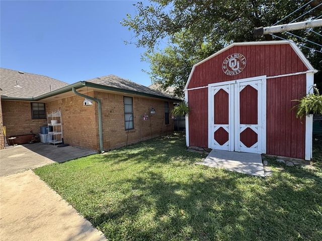 1340 NW 9th Street, Moore, OK 73170