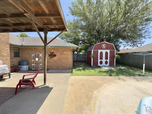 1340 NW 9th Street, Moore, OK 73170