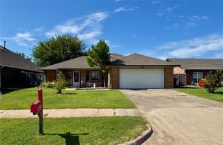 1340 NW 9th Street, Moore, OK 73170
