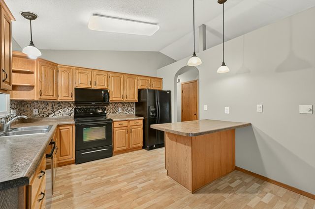 419 43rd Avenue NW, Rochester, MN 55901